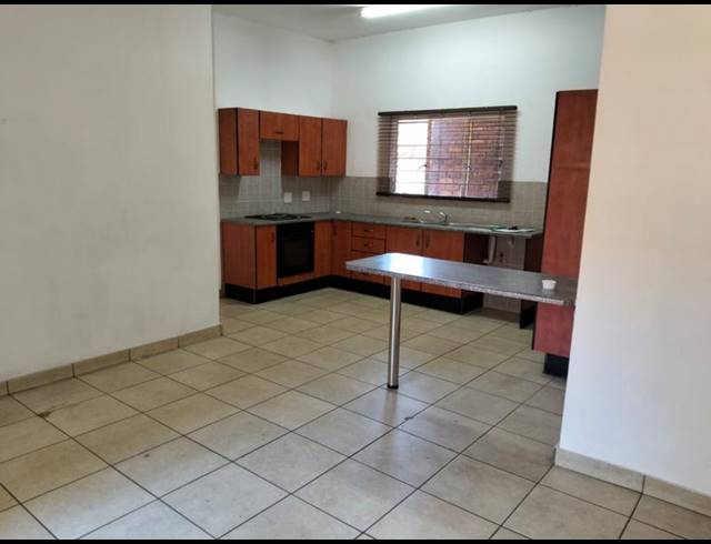 3 BEDROOM TOWNHOUSE FOR SALE IN ALBERTON NORTH